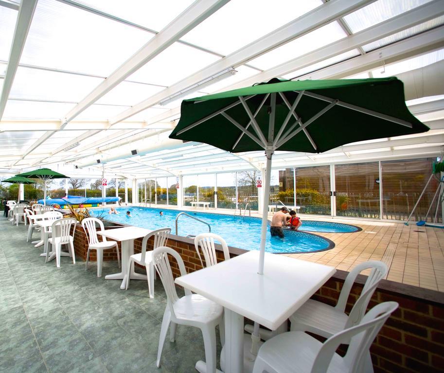 Orchards Holiday Park Cowes  Exteriör bild